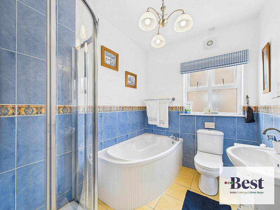 46 Corran Manor
