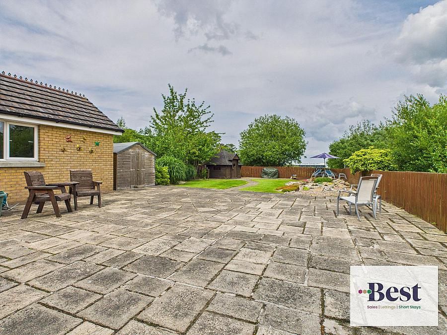 46 Corran Manor