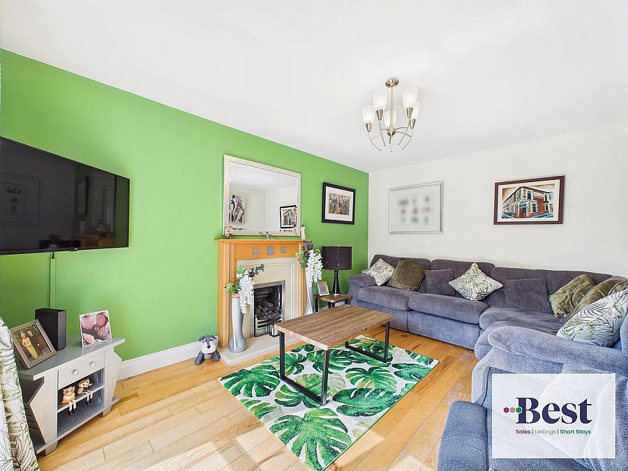 46 Corran Manor