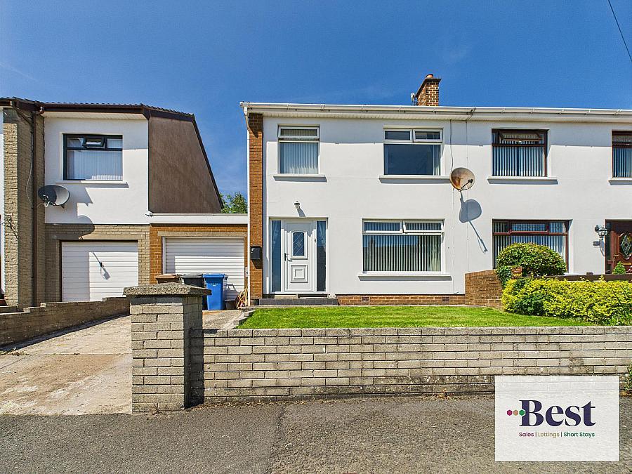 11 Parkmount Gardens