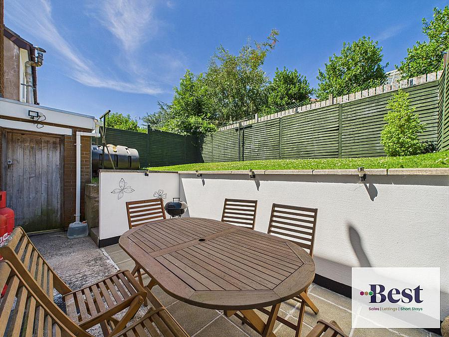 11 Parkmount Gardens
