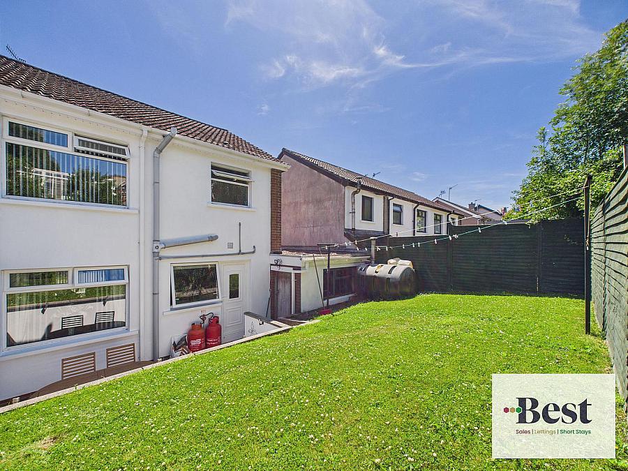 11 Parkmount Gardens