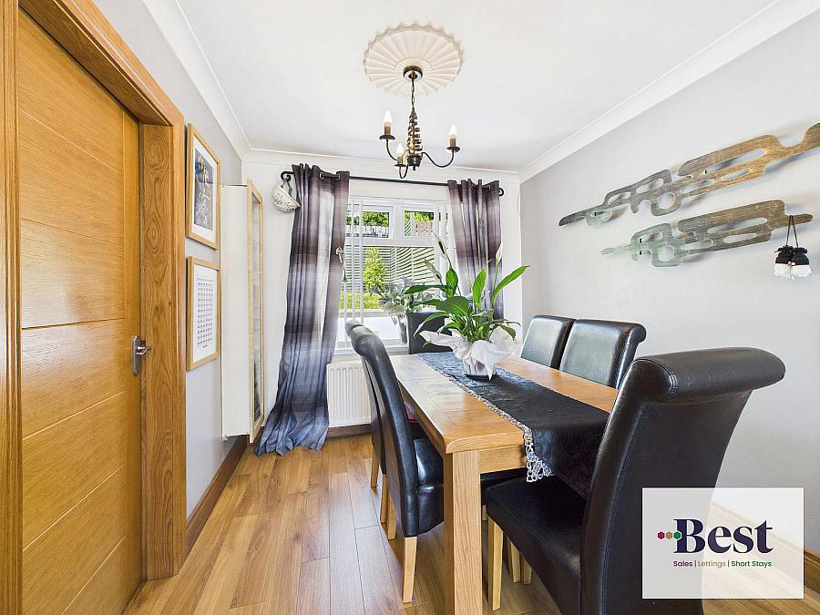 11 Parkmount Gardens