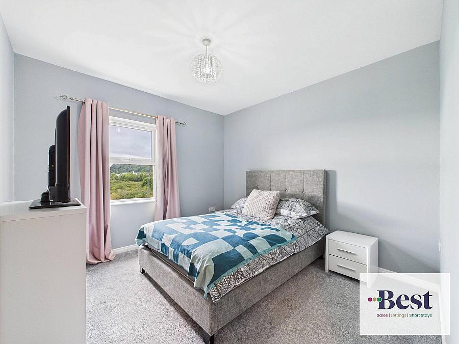 37 Corran Mews