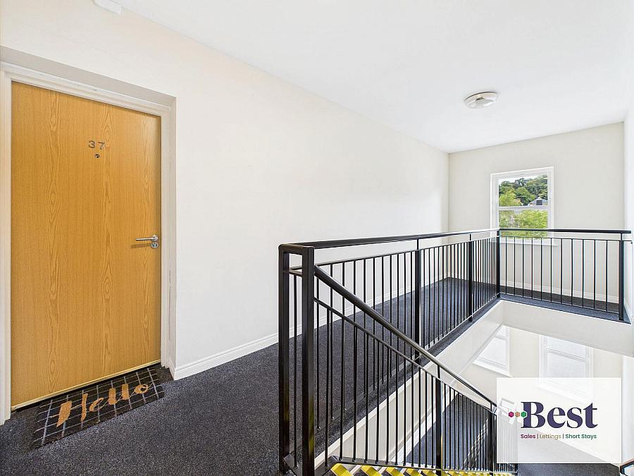 37 Corran Mews