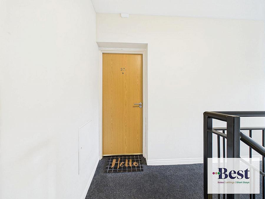37 Corran Mews