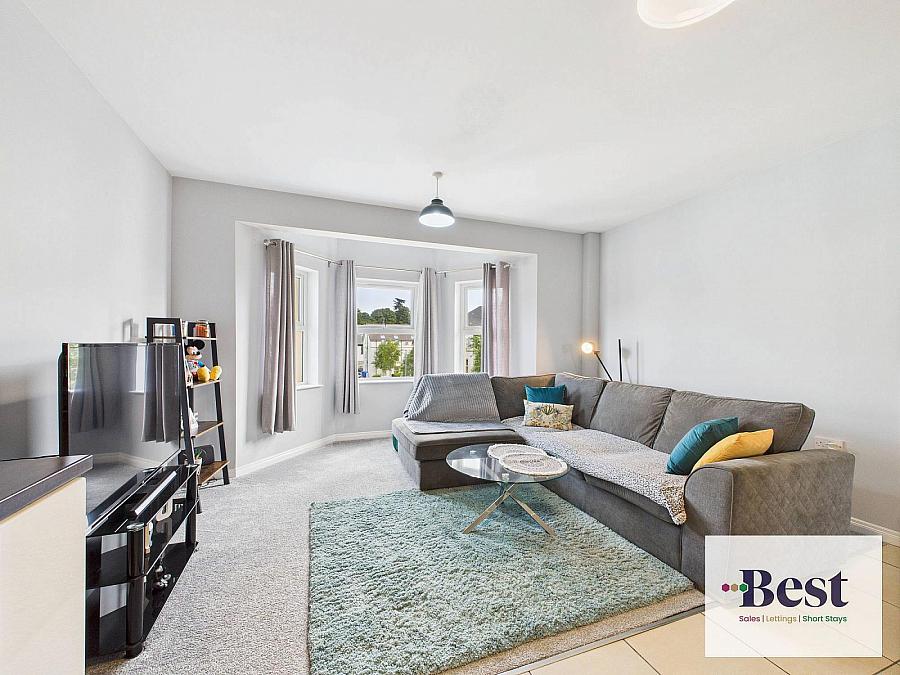 37 Corran Mews