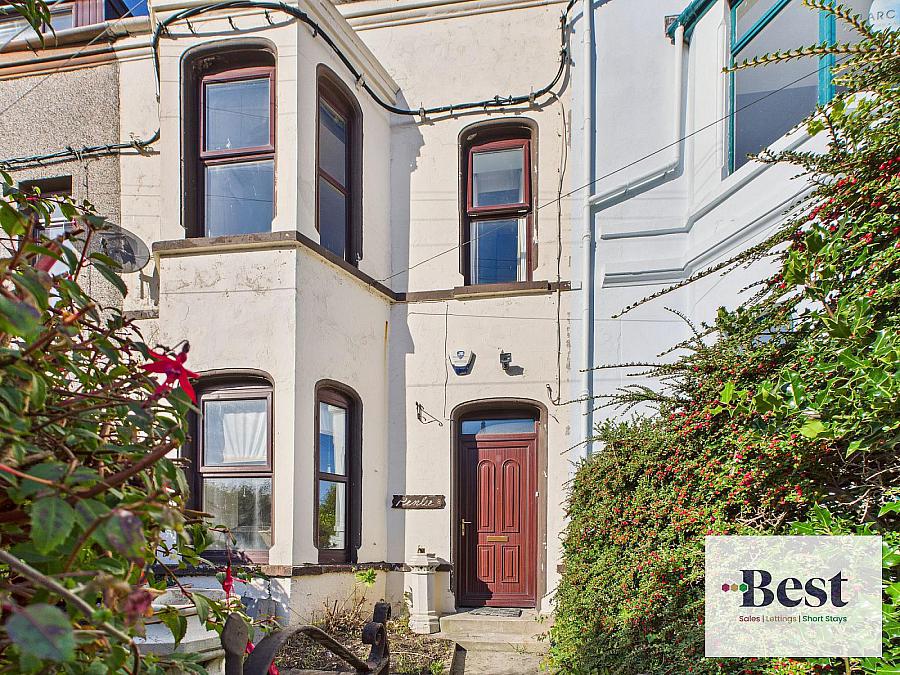 8 Curran Road