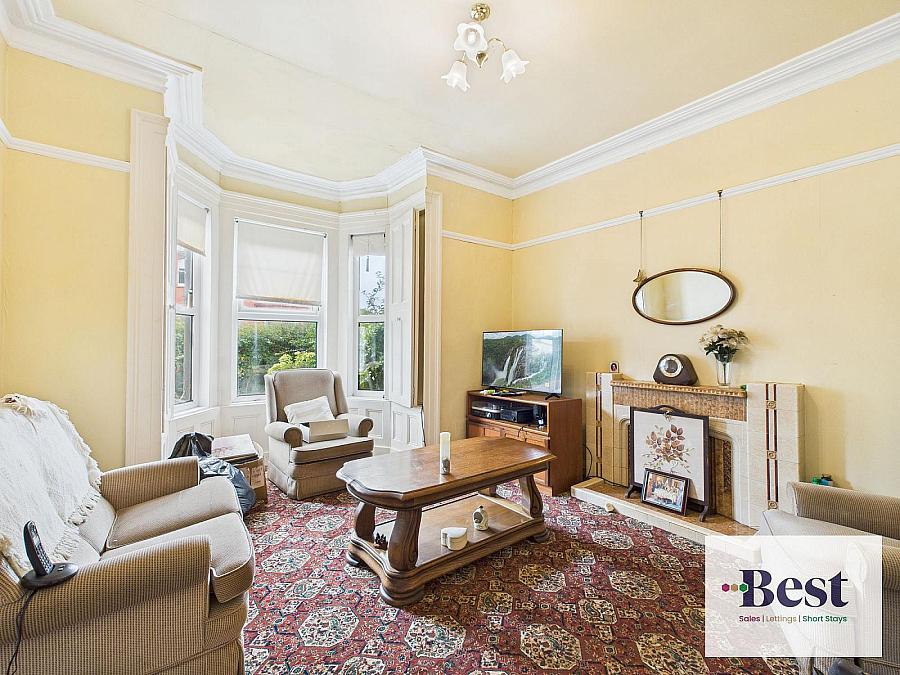 8 Curran Road