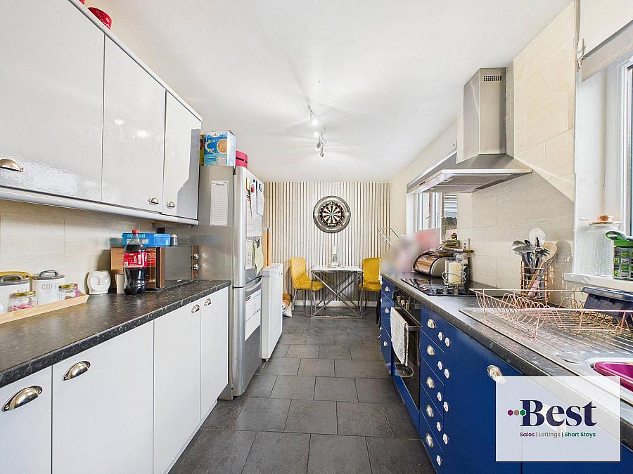 145 Waterloo Gardens