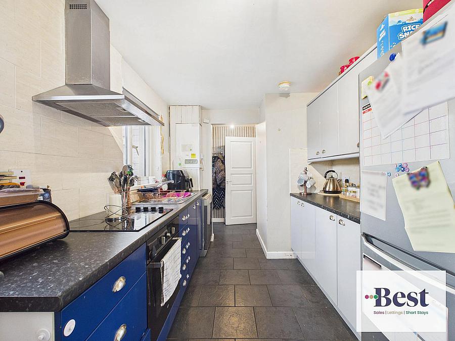 145 Waterloo Gardens