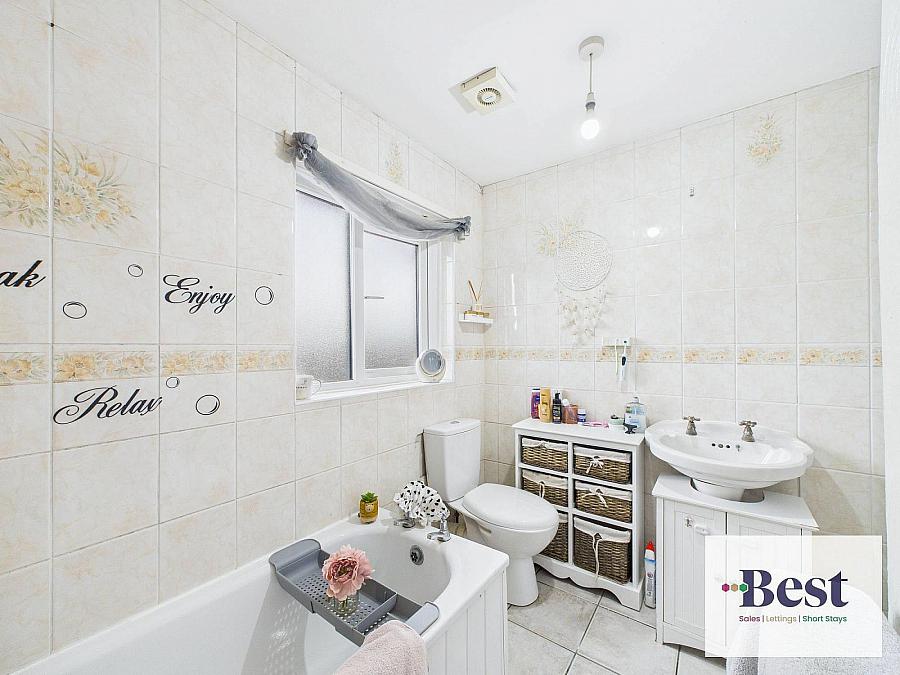 145 Waterloo Gardens