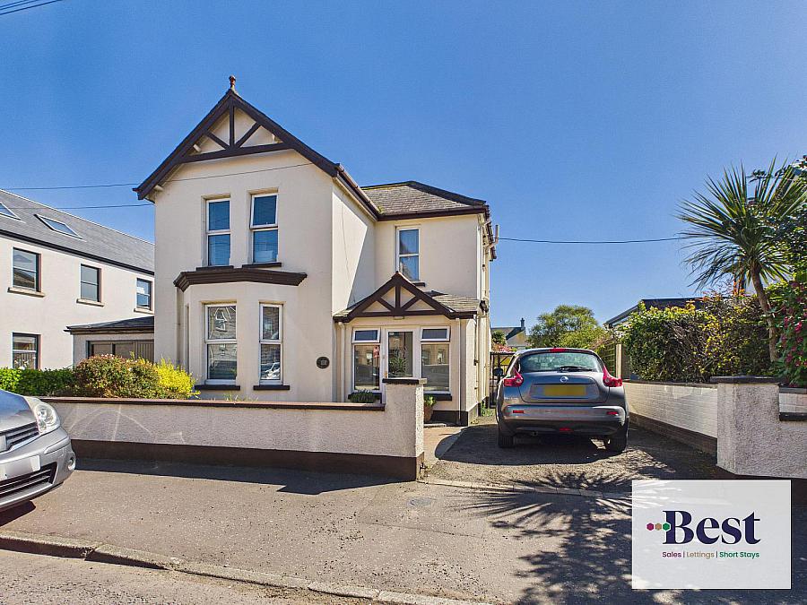 10 Chelmsford Place, Larne, BT40 1AF