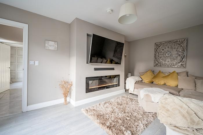 9 Edengrove Park East 9 Edengrove Park East