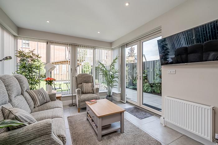 12 Oakfield Park