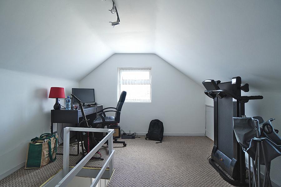 34 Sunnymede Park
