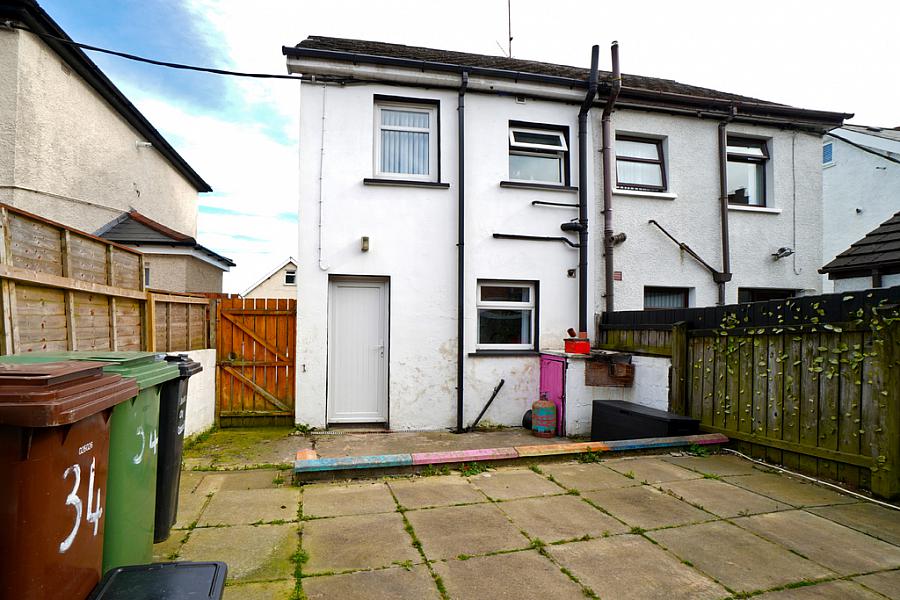 34 Sunnymede Park