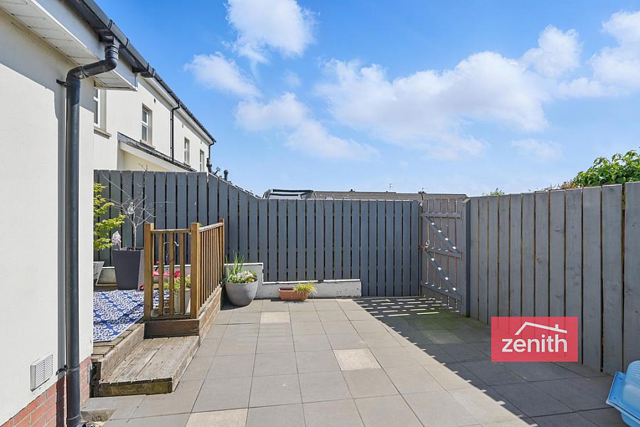 39 Loughshore Courtyard