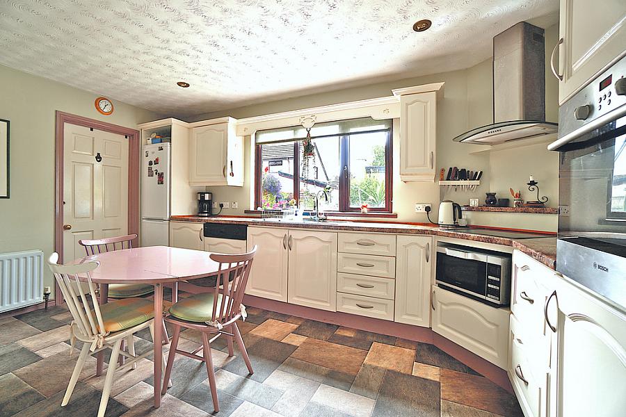 12 Old Manse Road