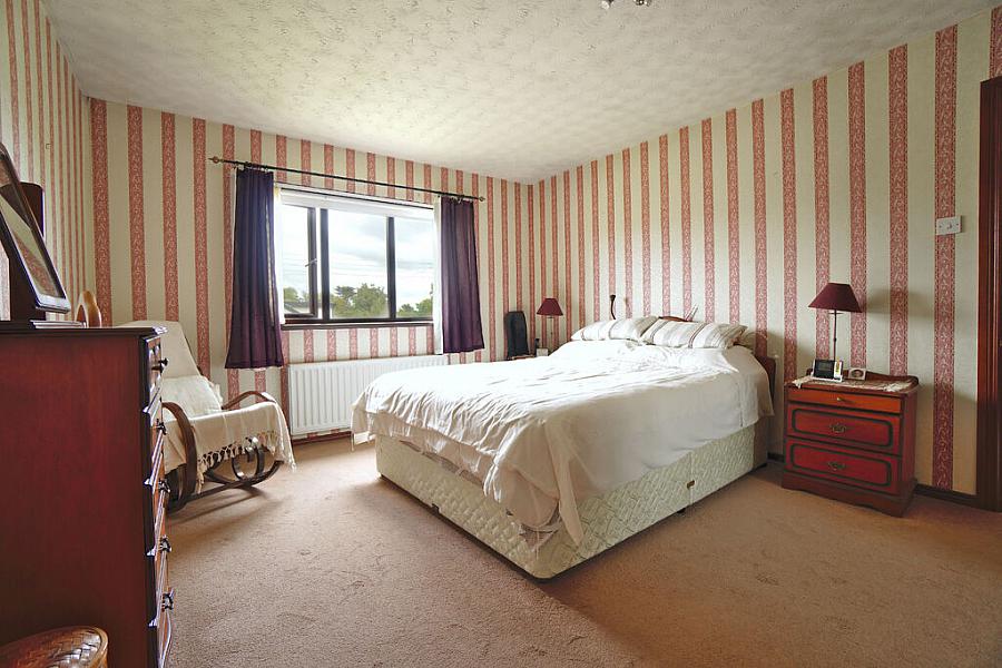 12 Old Manse Road