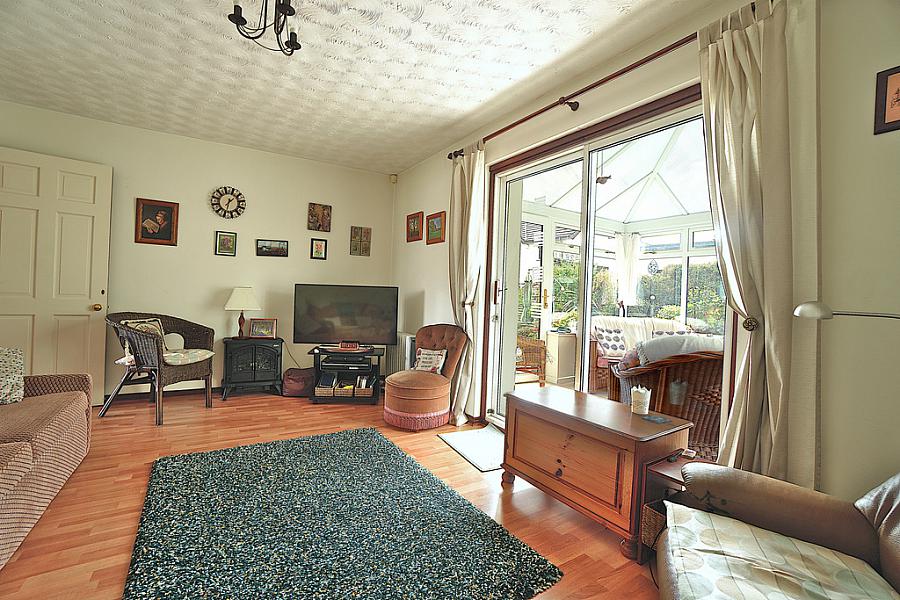 12 Old Manse Road