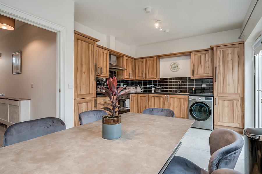 15 Blackrock Commons