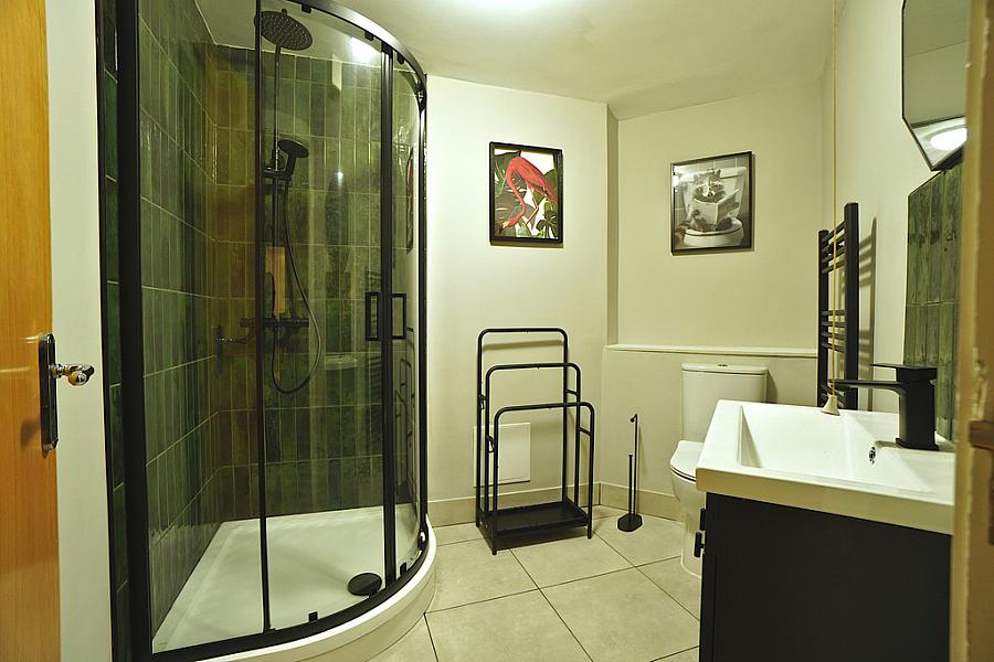 Apartment E3.3, Whitehall Square 181 Sandy Row