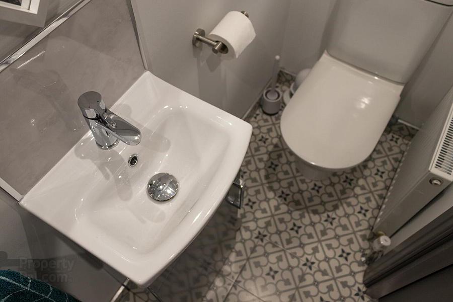 Rm 1, 42 Grace Avenue Rm 1, 42 Grace Avenue