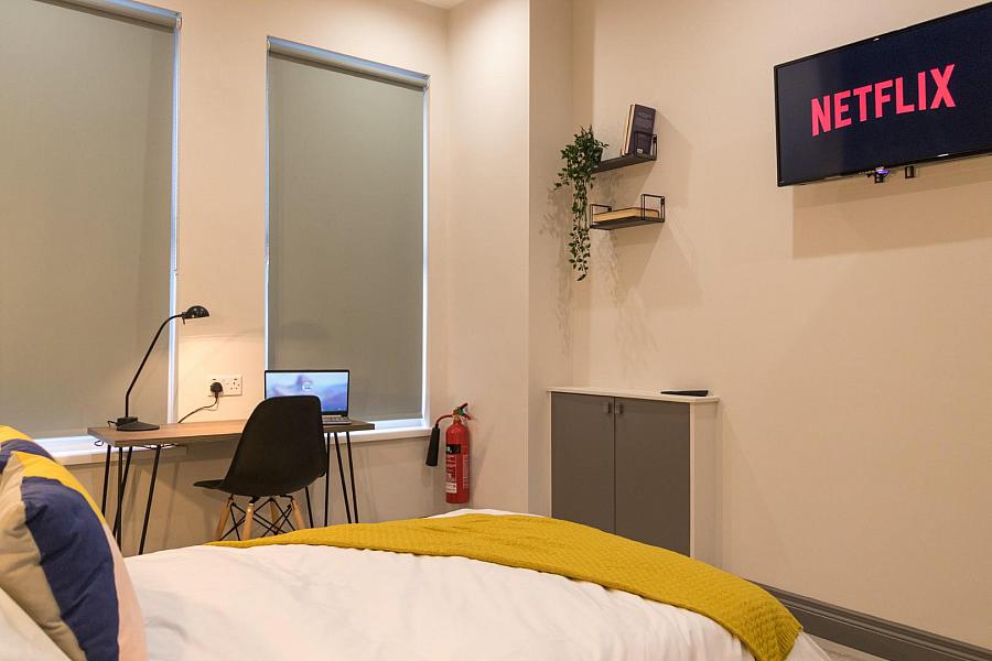 Rm 1, 42 Grace Avenue Rm 1, 42 Grace Avenue