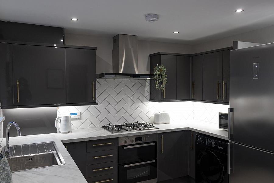 Rm 1, 42 Grace Avenue Rm 1, 42 Grace Avenue