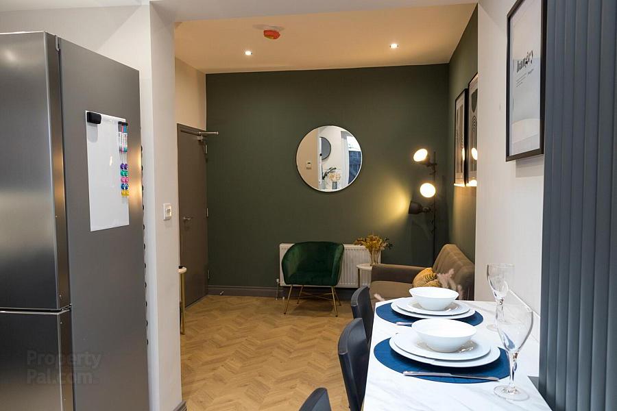 Room 4, 42 Grace Avenue