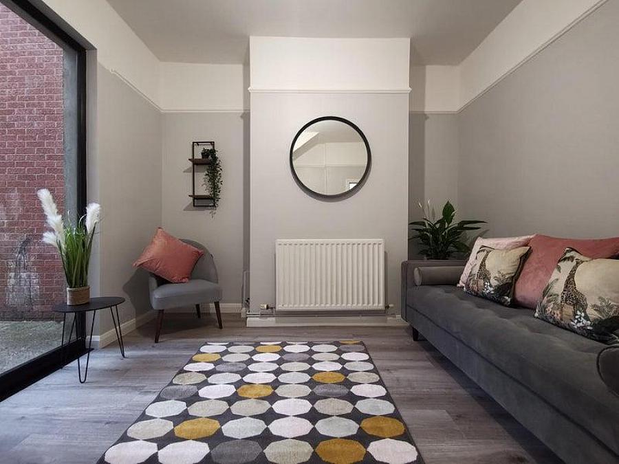 Rm 2, 26 Thorndyke Street