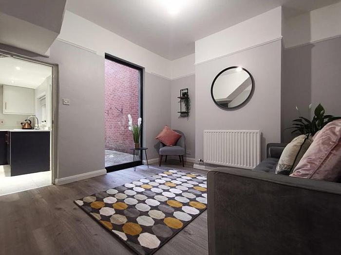 Rm 4, 26 Thorndyke Street Rm 4, 26 Thorndyke Street
