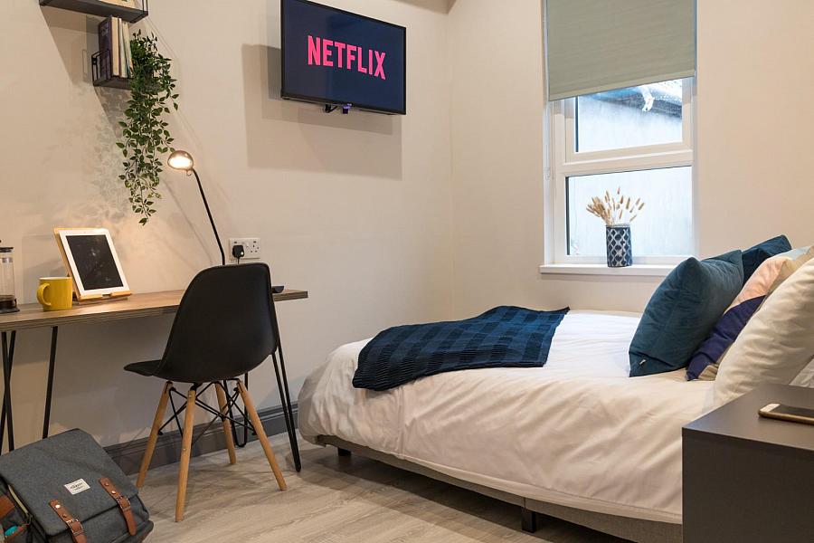 Rm 2 42 Grace Avenue