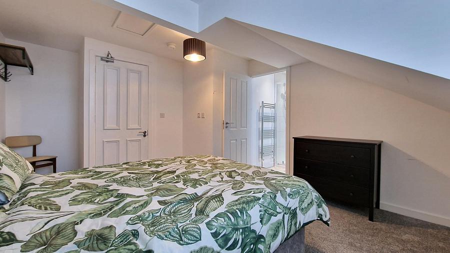 Rm 5, 265 Woodstock Road