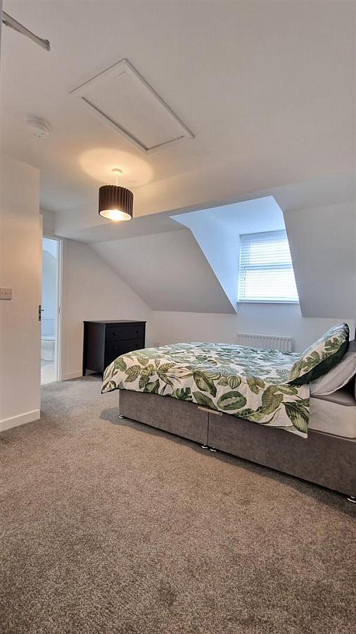 Rm 5, 265 Woodstock Road
