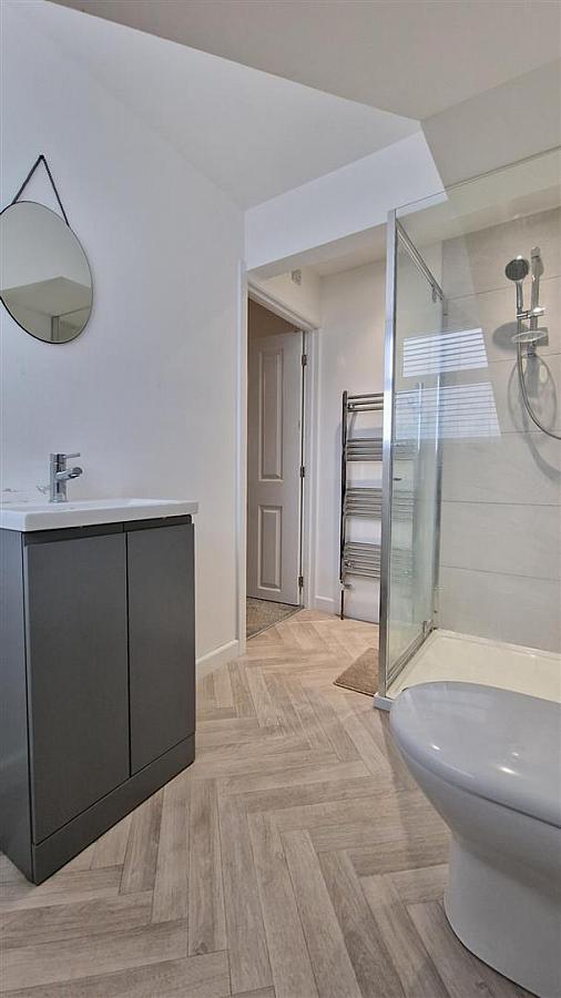 Rm 5, 265 Woodstock Road