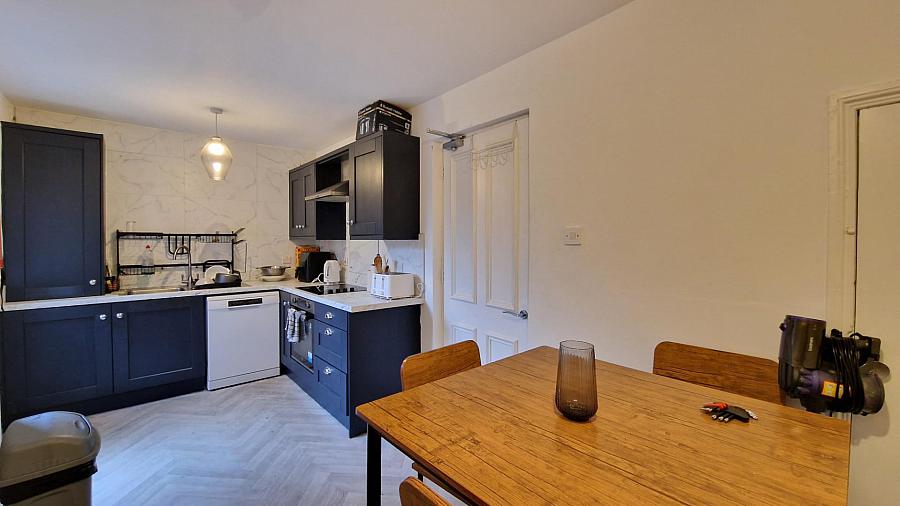 Rm 5, 265 Woodstock Road