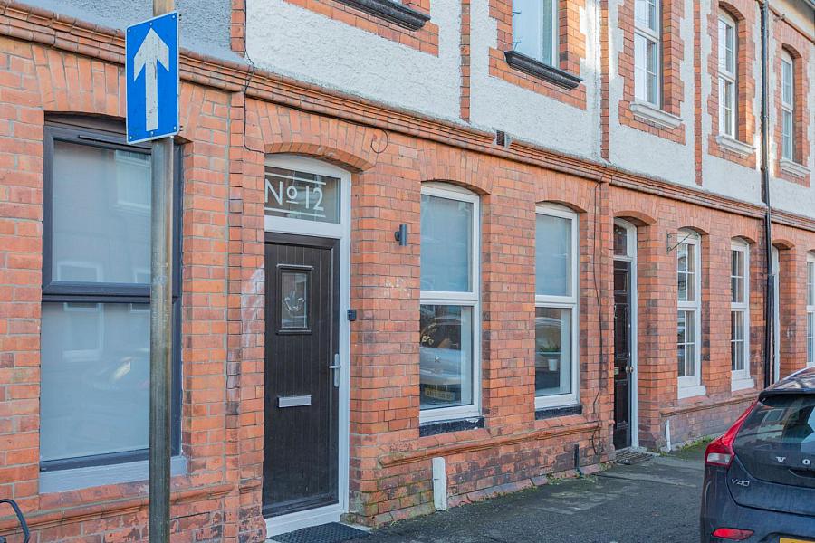 Rm 5, 12 Jocelyn Gardens