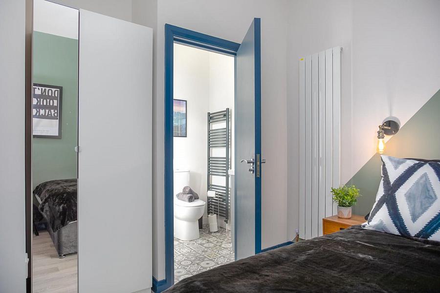 Rm 5, 12 Jocelyn Gardens