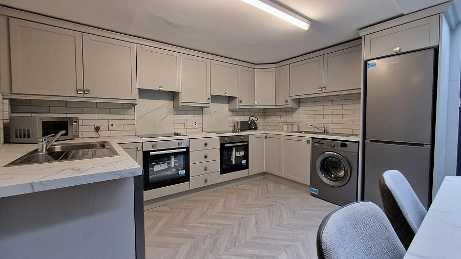 Rm 2 & 6, 28 Edinburgh Street