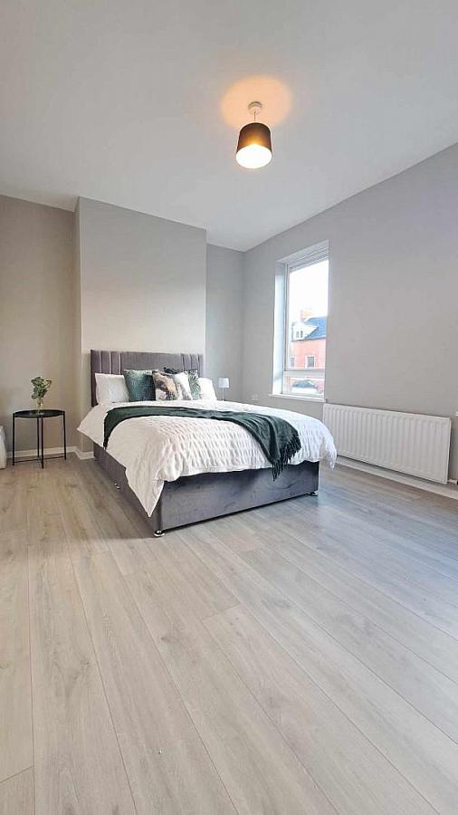 Rms 2, 4 Lothair Avenue