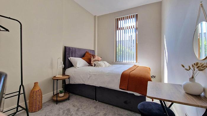 RM 3, 33 Clifton Drive