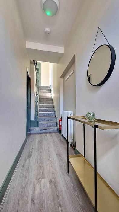 RM 3, 33 Clifton Drive