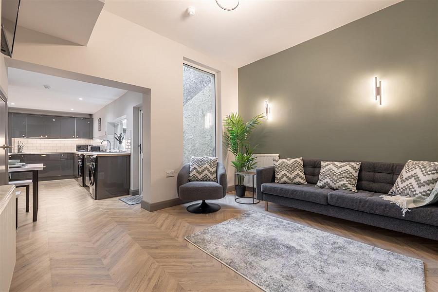 Rm 1 & 4, 300 Beersbridge Road