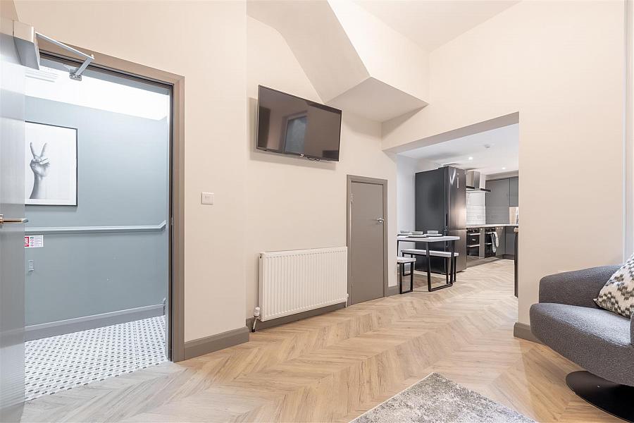 Rm 1 & 4, 300 Beersbridge Road