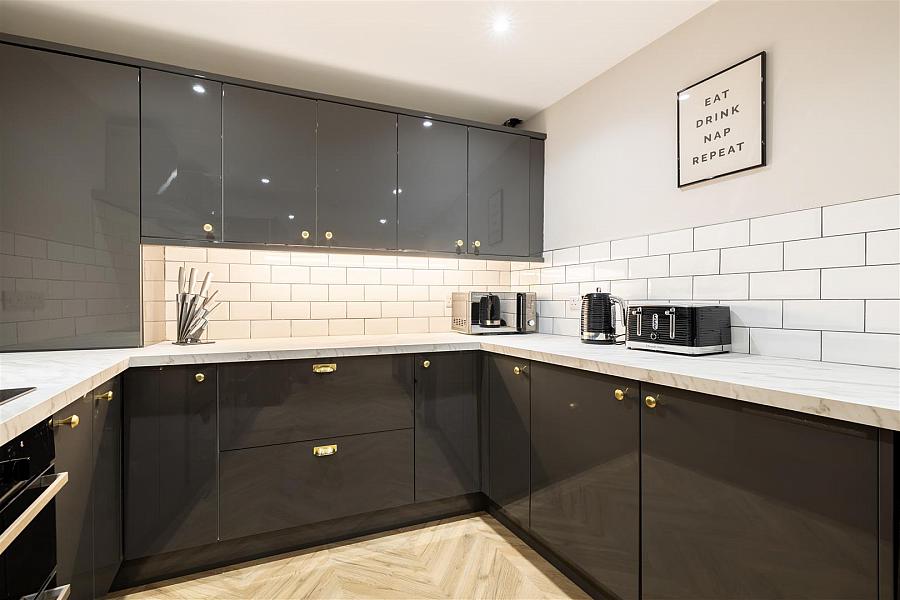 Rm 1 & 4, 300 Beersbridge Road