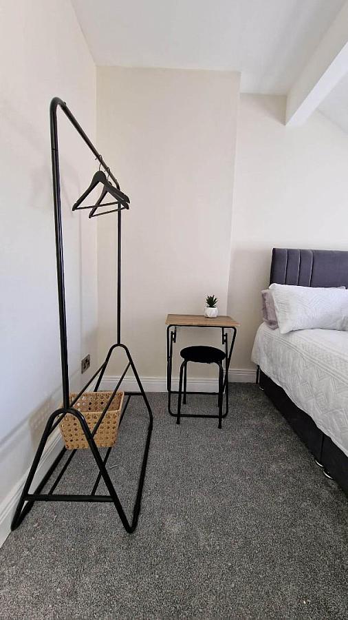 Rm 1, 33 Clifton Drive