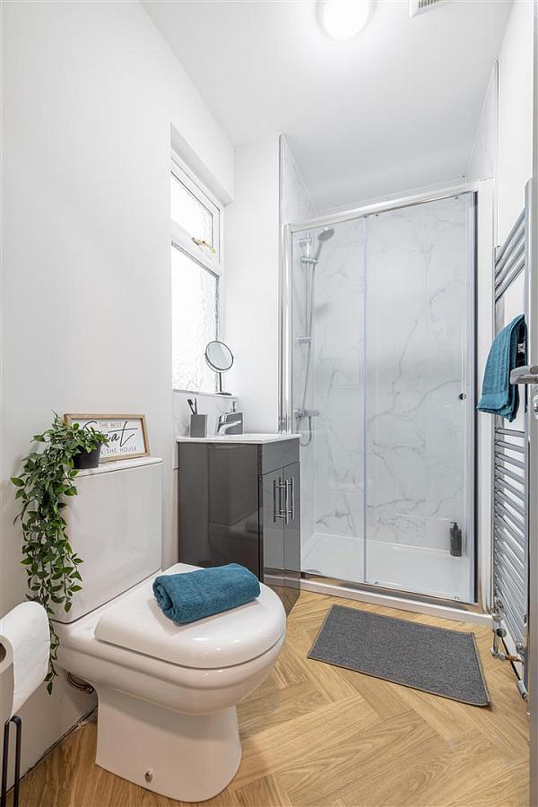 Rooms 4 & 5 57 Ballygomartin Road