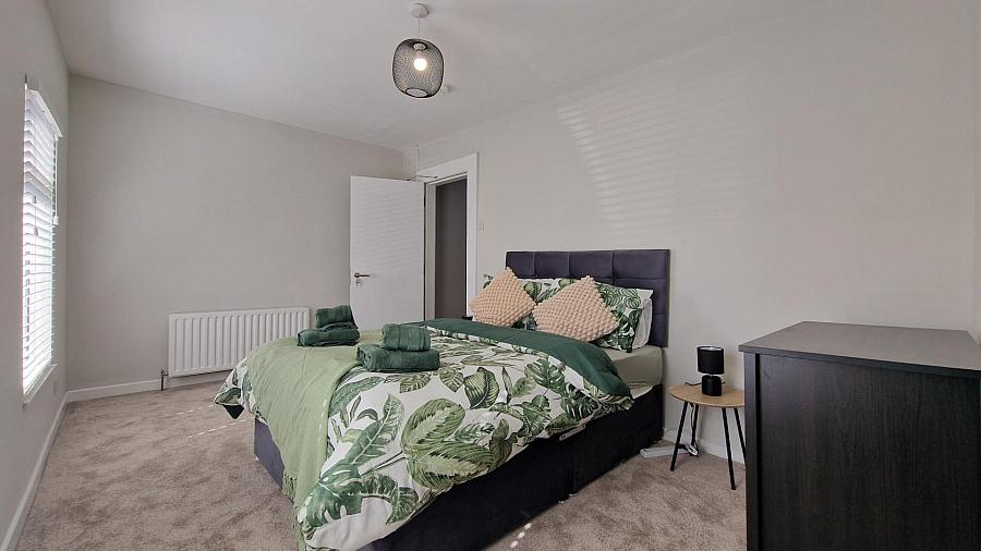 Rooms 1, 2 8 Pims Avenue Rooms 1, 2 8 Pims Avenue